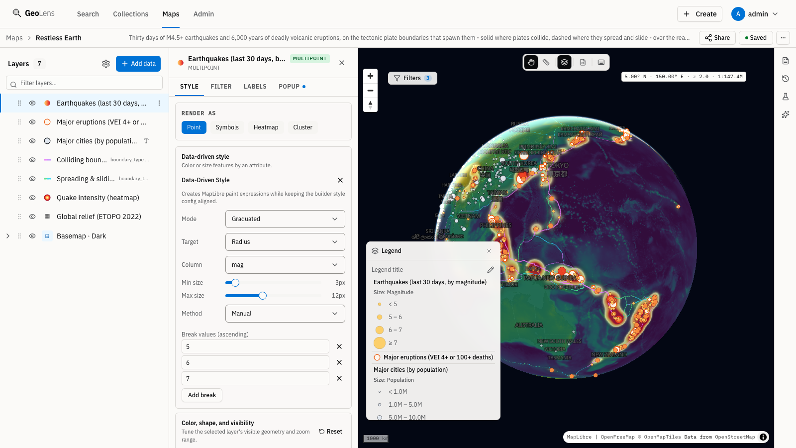 Constructor de mapas de GeoLens mostrando el mapa multicapa "Restless Earth" — terremotos, erupciones volcánicas, límites de placas tectónicas y un mapa de calor de intensidad sísmica sobre el relieve global — con las siete capas en la pila y el editor de estilo de los terremotos abierto